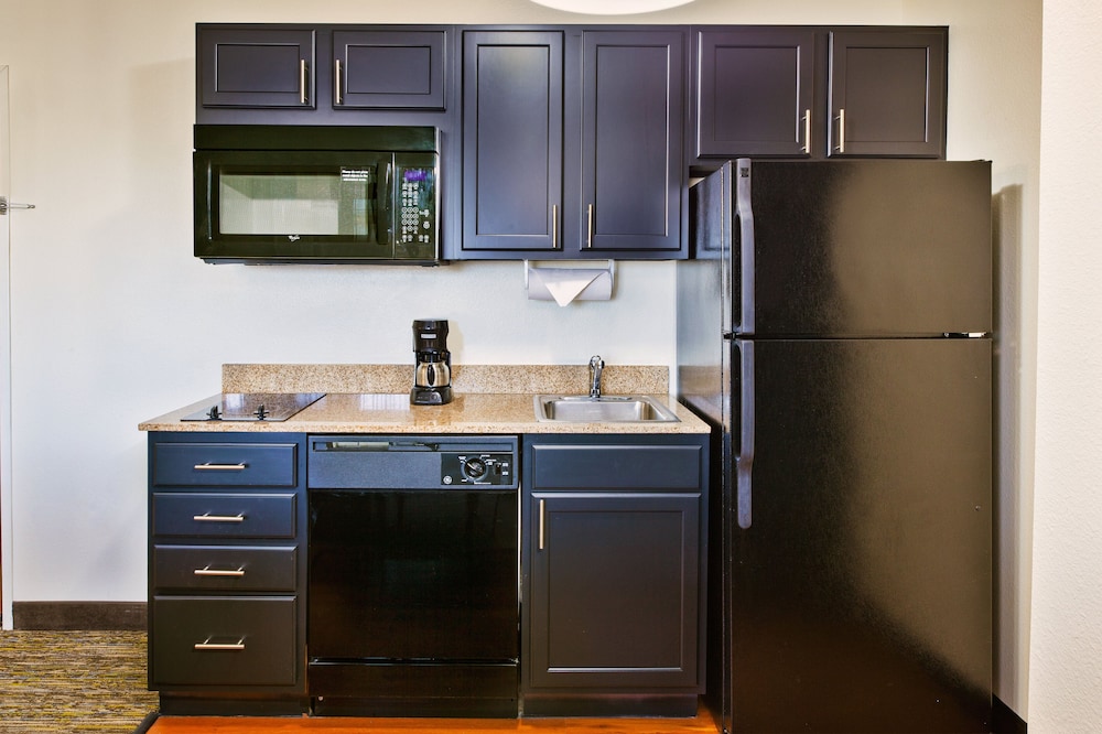 Candlewood Suites Indianapolis Airport 30/31