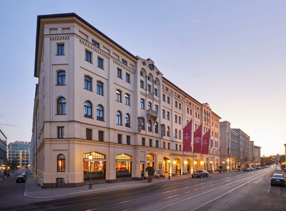 Hotel Vier Jahreszeiten Kempinski Munich 69/74