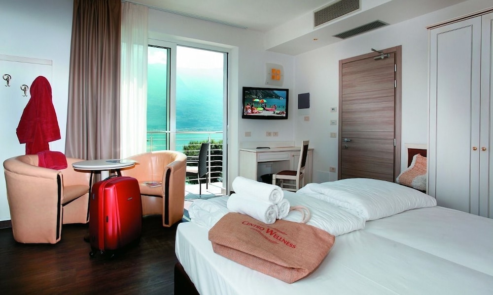 Hotel Sogno Del Benaco 22/63