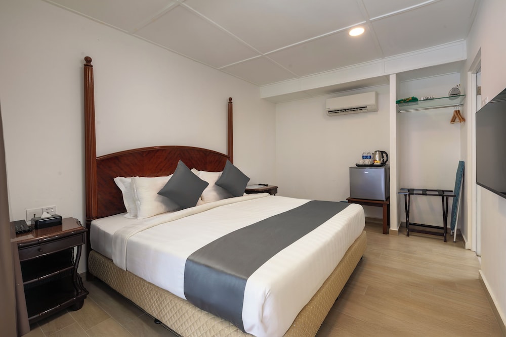 Courtyard, Chalet, Queen Bed