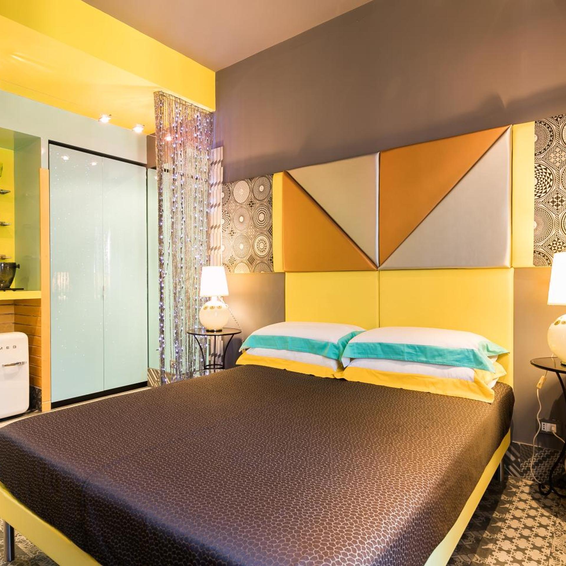 Suite, Apartment
