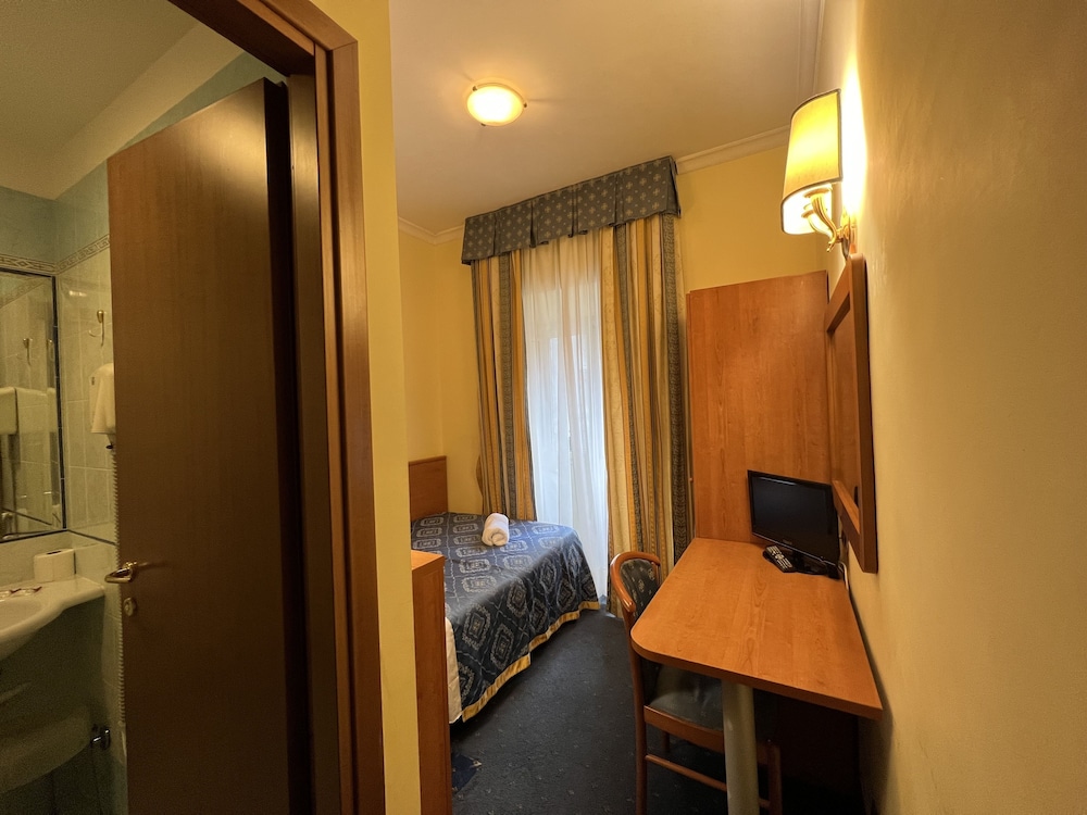 Baltic Hotel 17/24