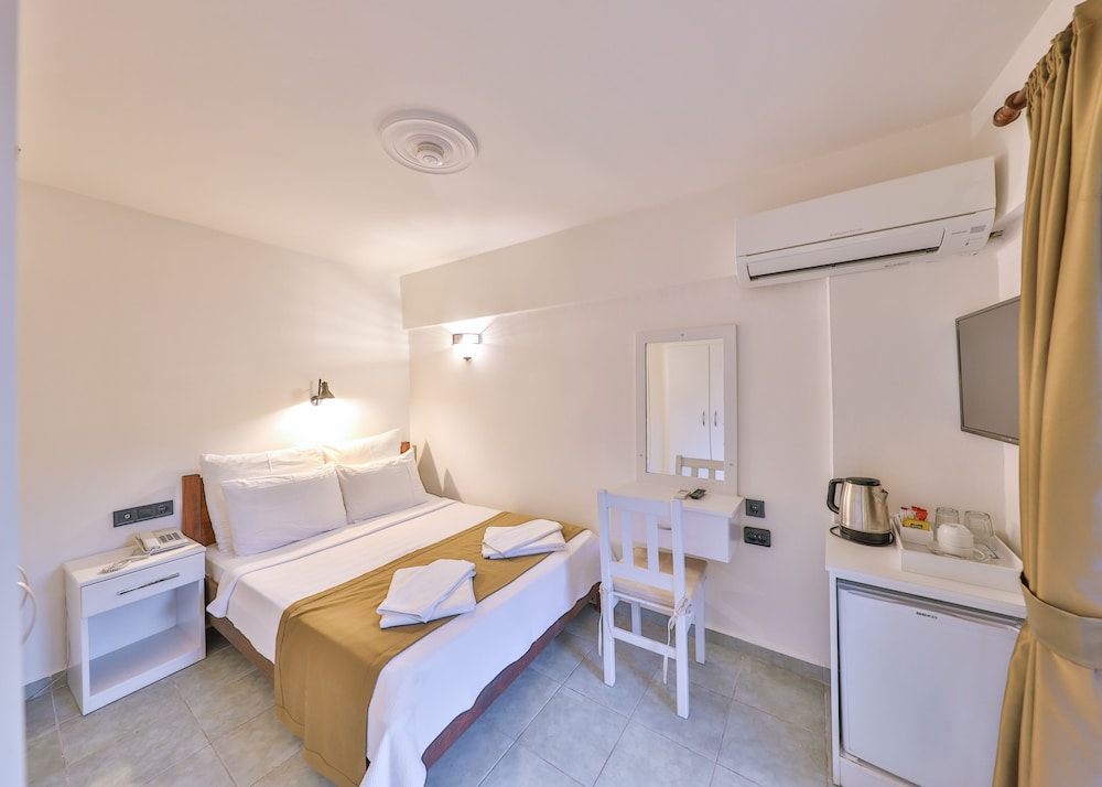 Zinbad Hotel 8/51