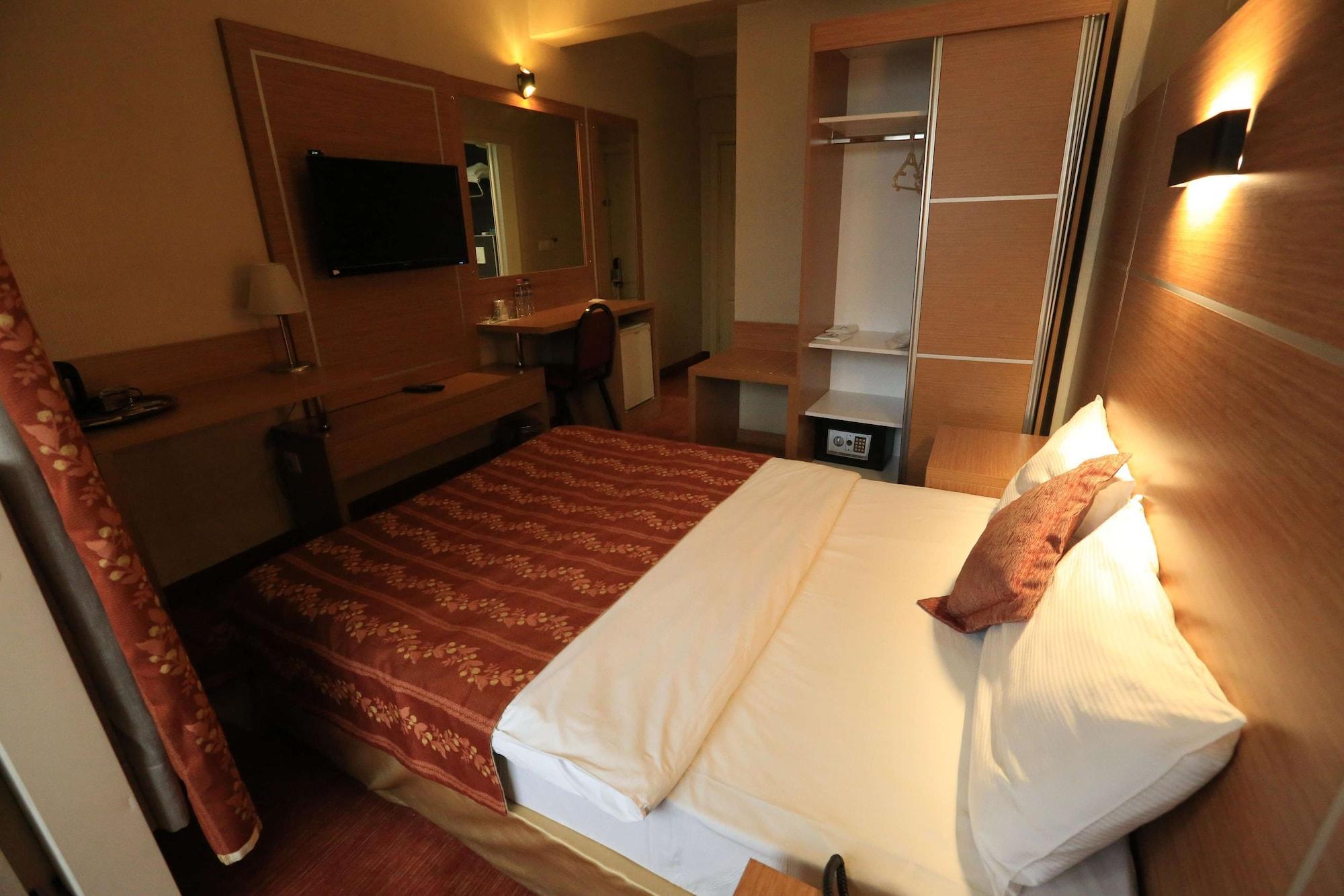 Cali Hotel 7/24
