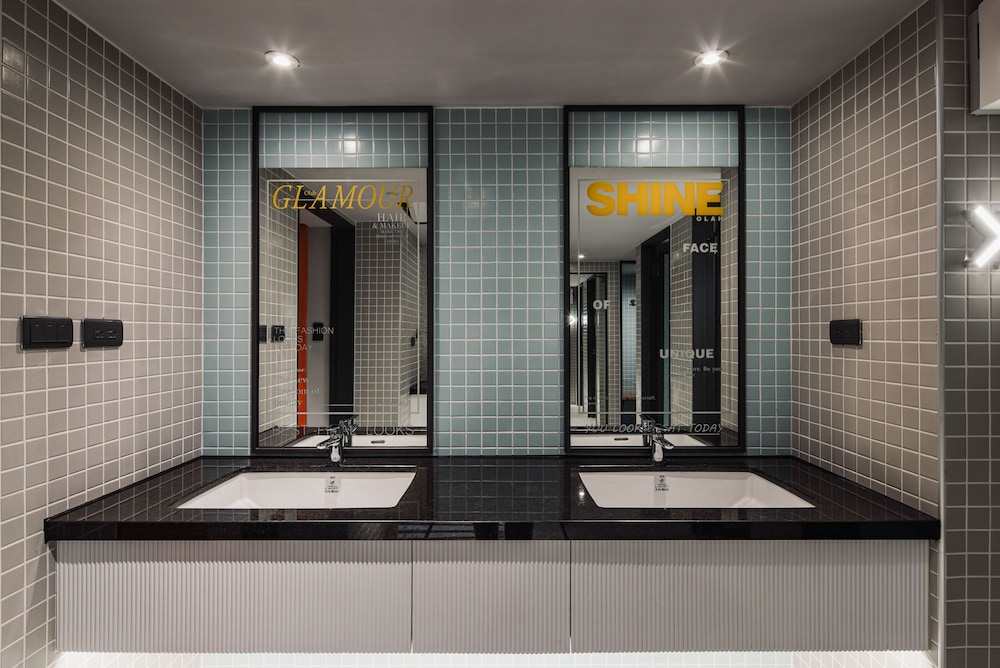 Olah Poshtel Taichung Station Hotel 34/36