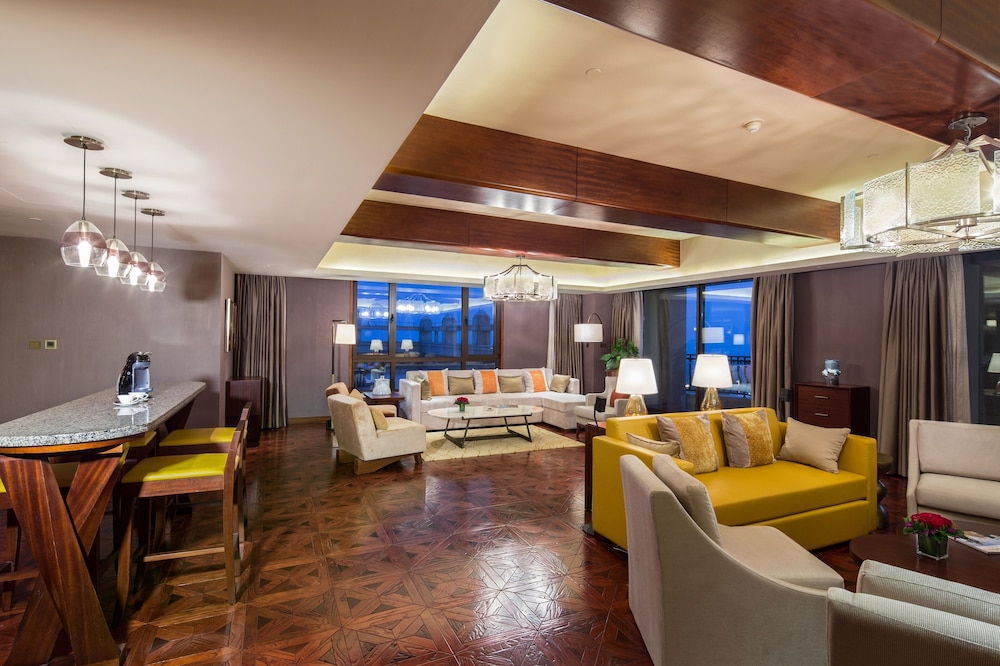 Hilton Qingdao Golden Beach 36/58