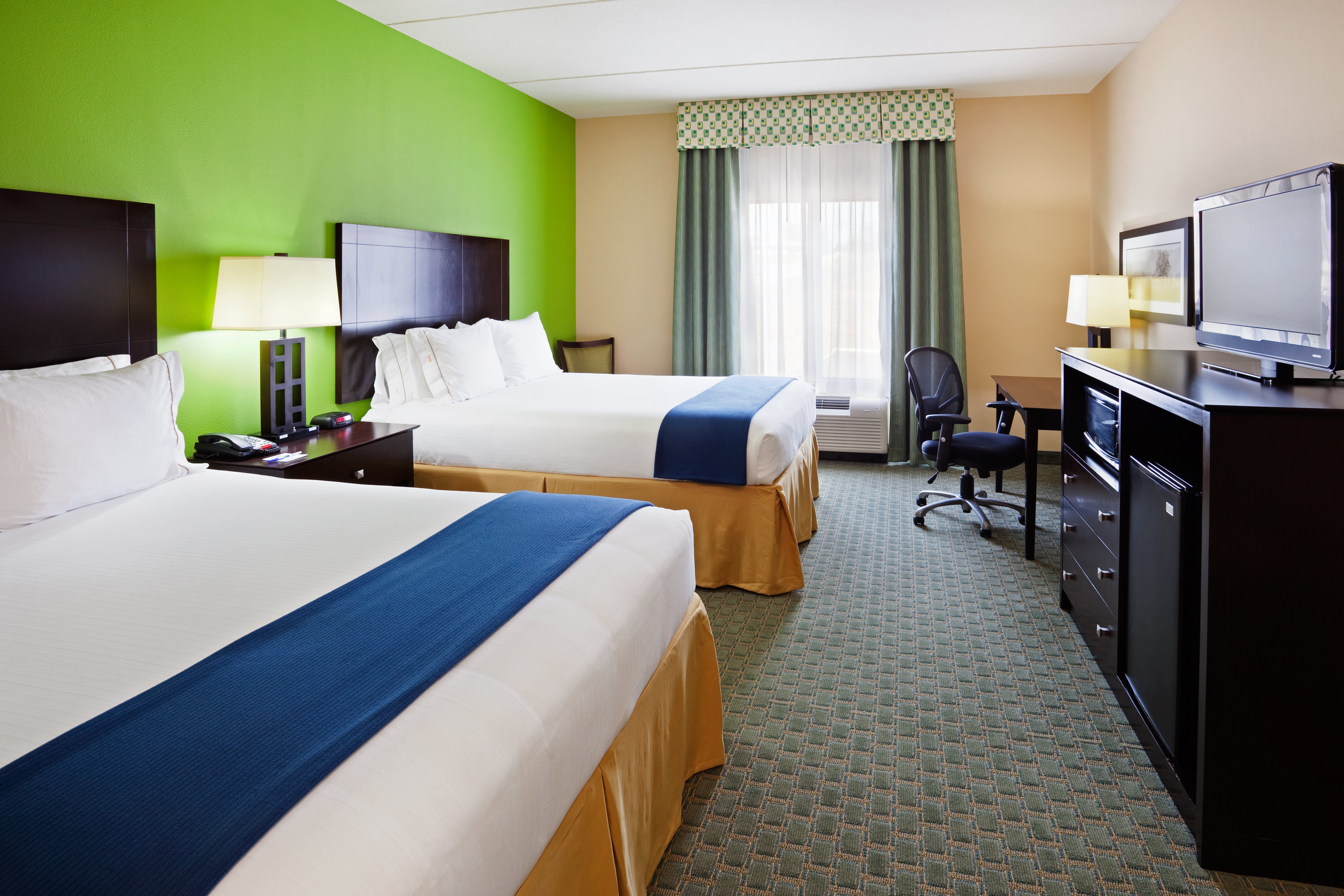 Holiday Inn Express Hotel Suites Newport South 22/79