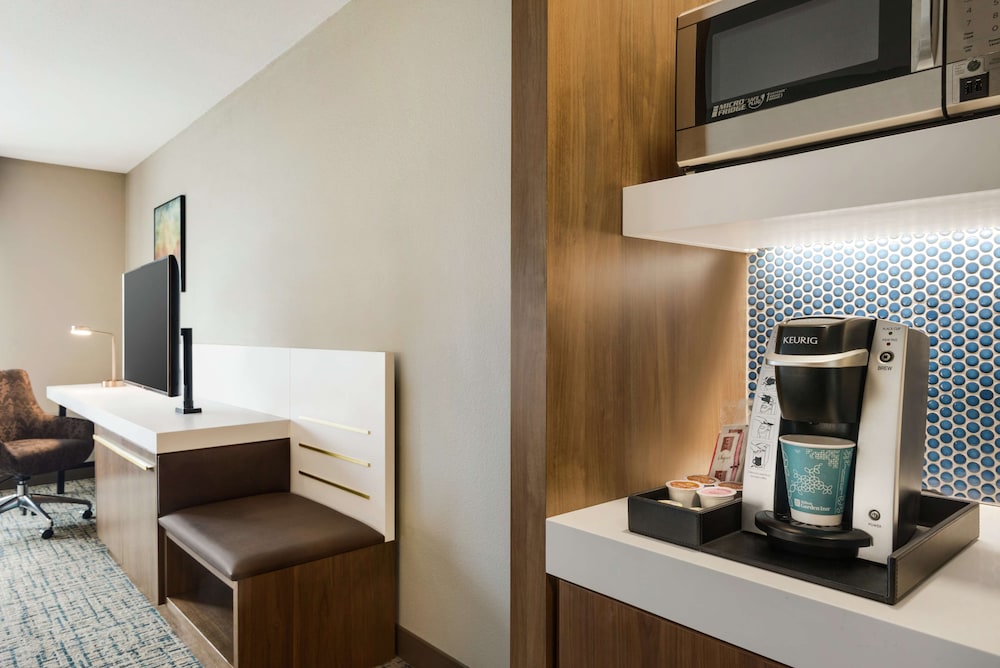 Hilton Garden Inn Dubuque Downtown 11/47