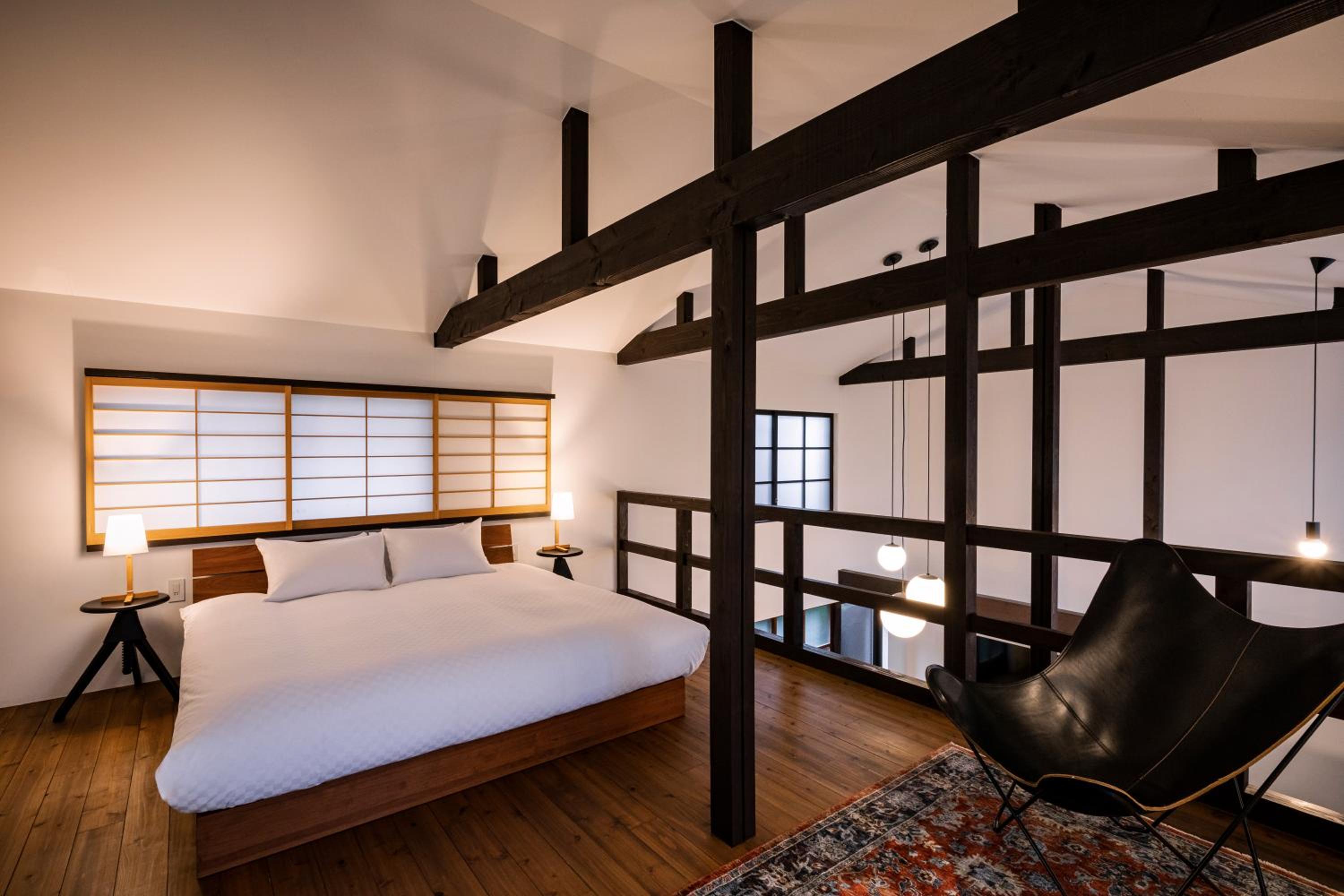 Deluxe, Suite, Twin Beds