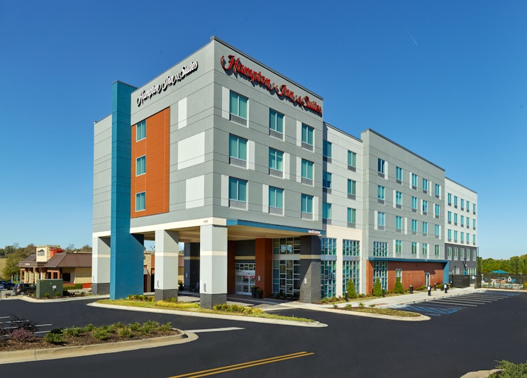 Hampton Inn & Suites Fultondale Birmingham I 65, AL 1/9