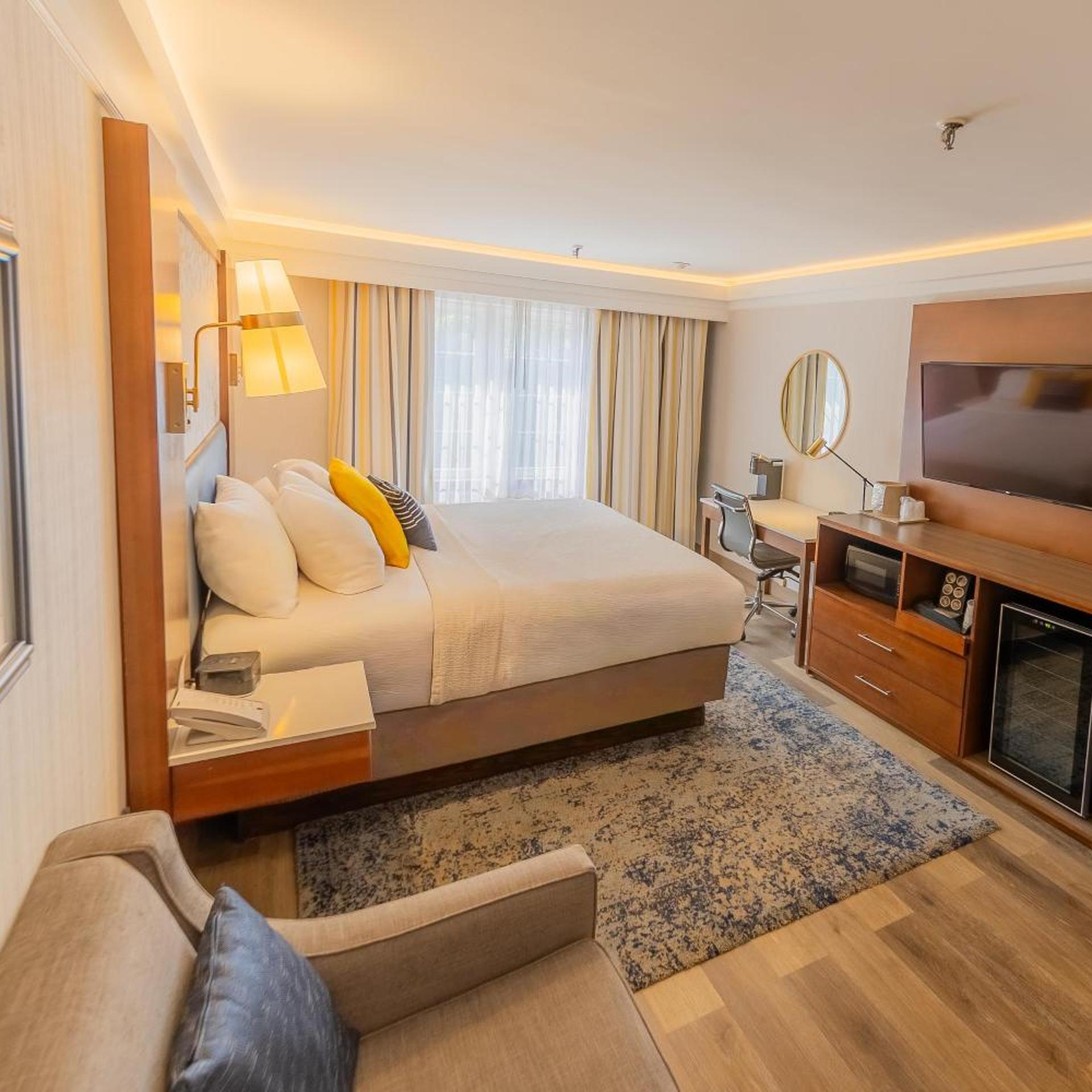 جناح بسرير كينج مع أريكة، The Westfield Inn, BW Signature Collection 7/9
