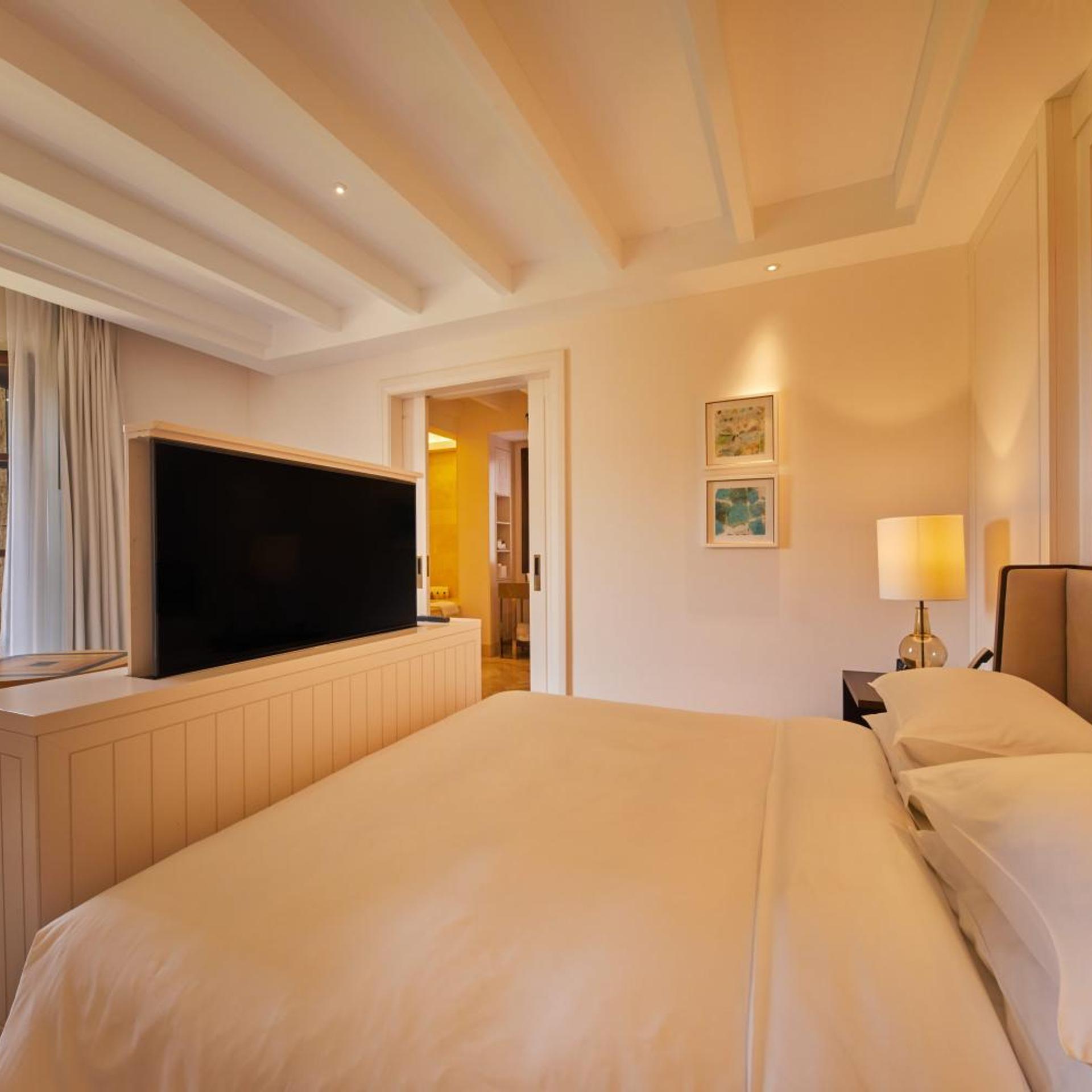 Grand, Suite, Garden Access