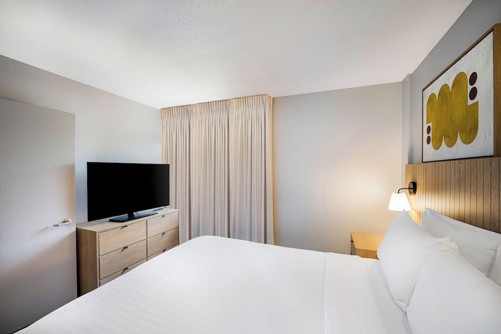 STUDIO, SUITE, KING BED, ACCESSIBLE