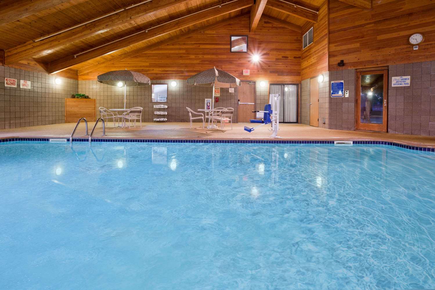 Americinn By Wyndham Coon Rapids 24/42