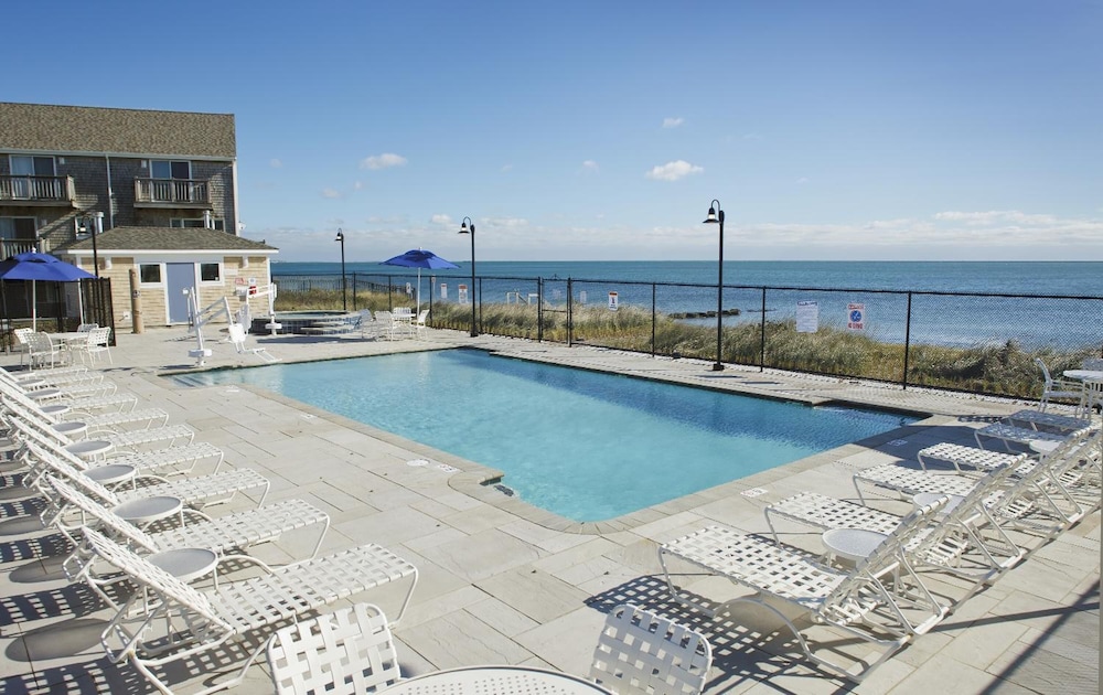 Ocean Mist Beach Hotel Suites 5/32