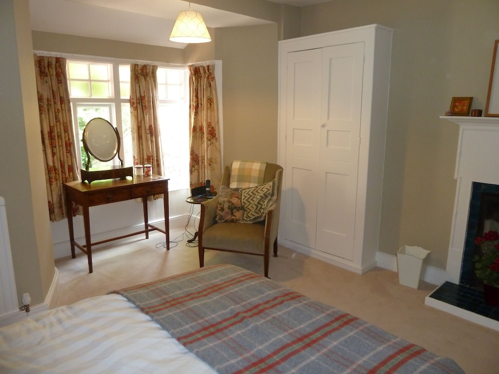 The Old Vicarage B&B 30/50