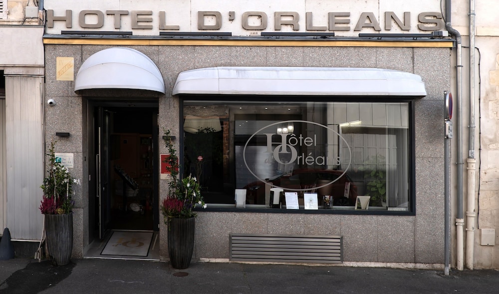 Hôtel d’Orléans 1/48