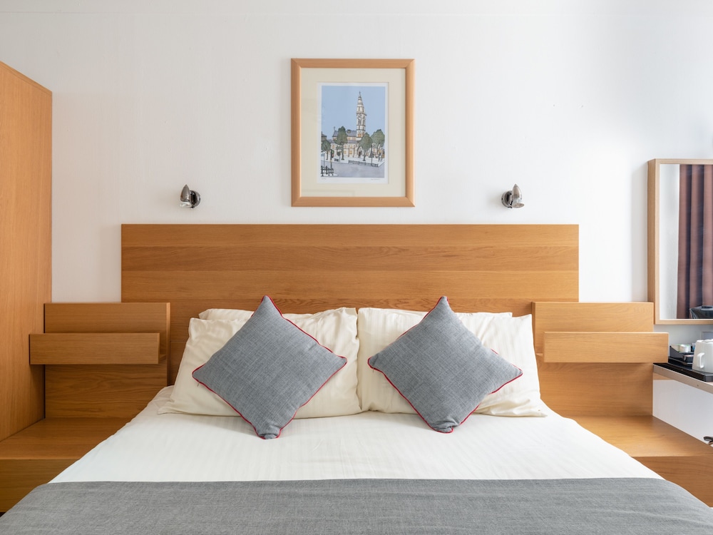 Charing Cross Guest House 44/62
