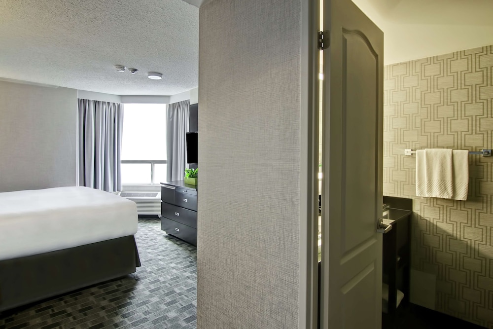 Doubletree By Hilton Hotel Toronto Downtown 13/83