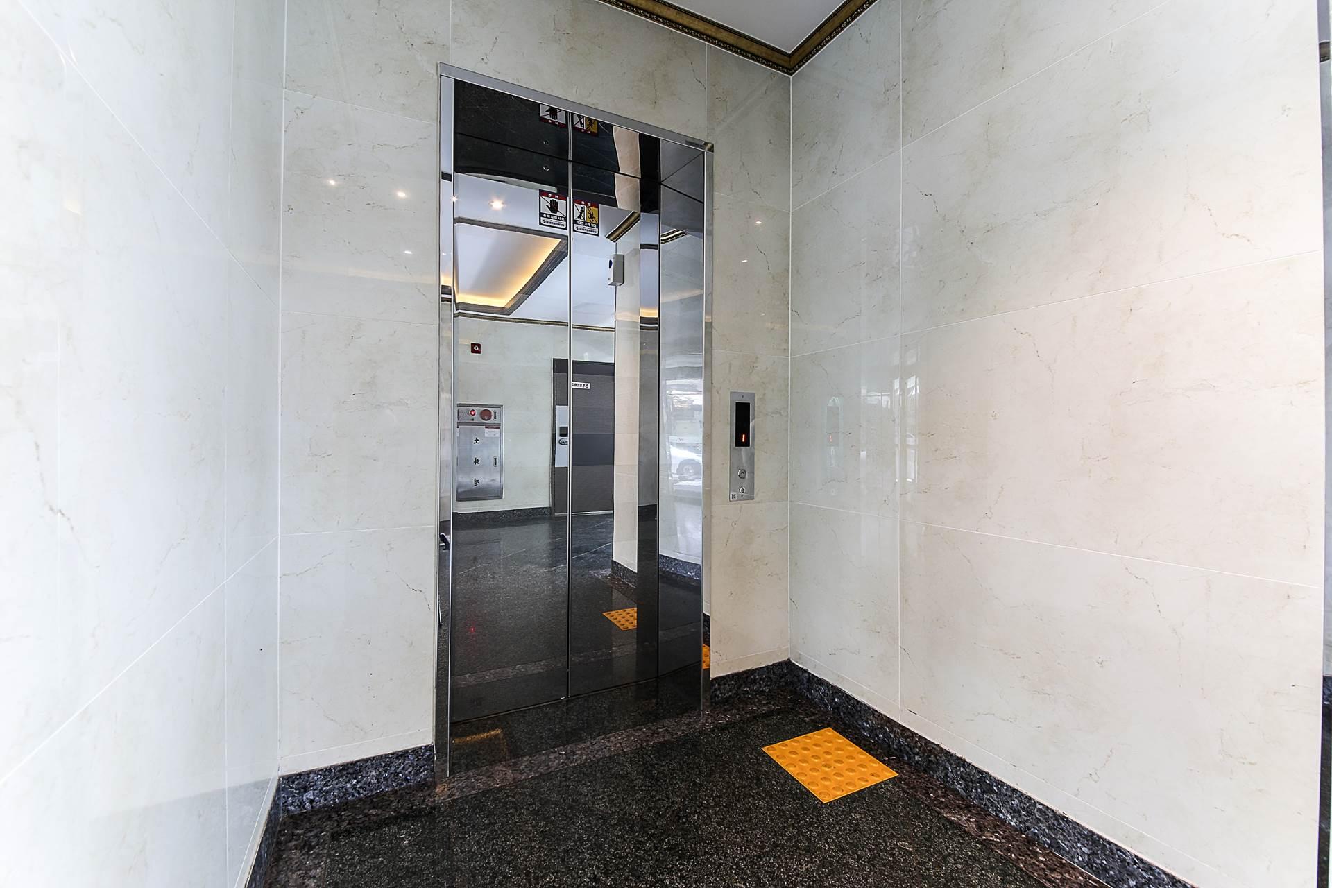 Hotel W Topdong 25/45