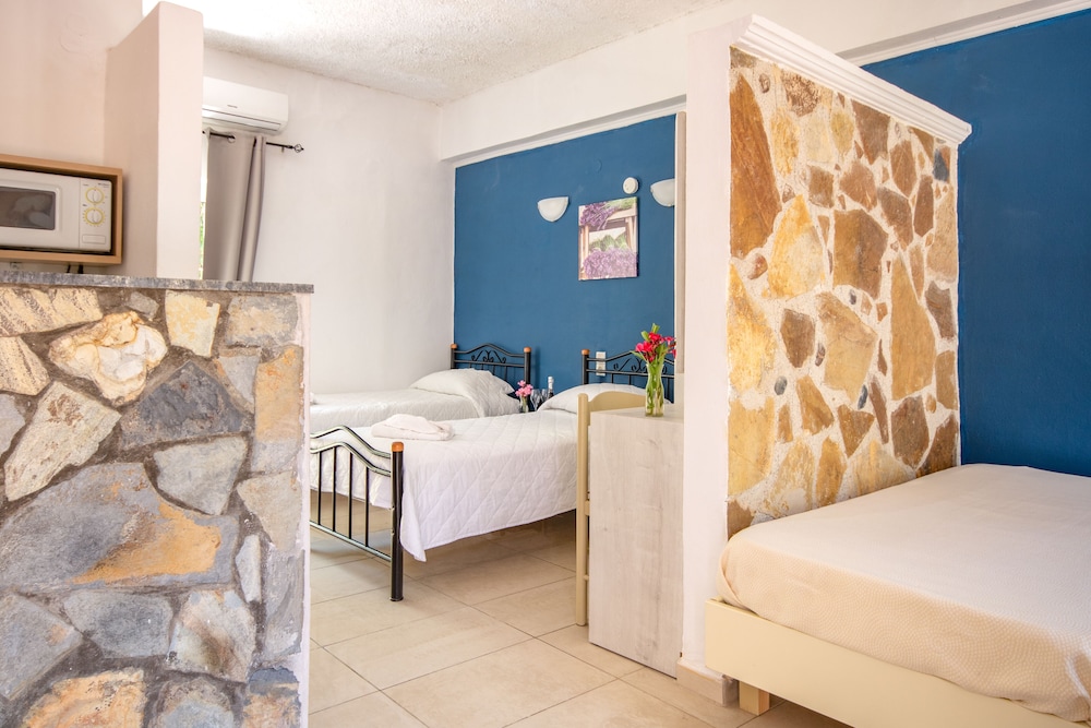 Stavros Villas and Apartments 15/46