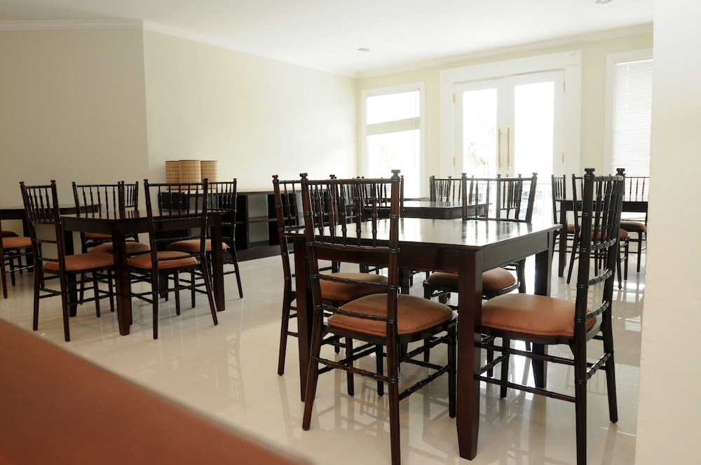 Noola Inn Hotel Bogor 32/43