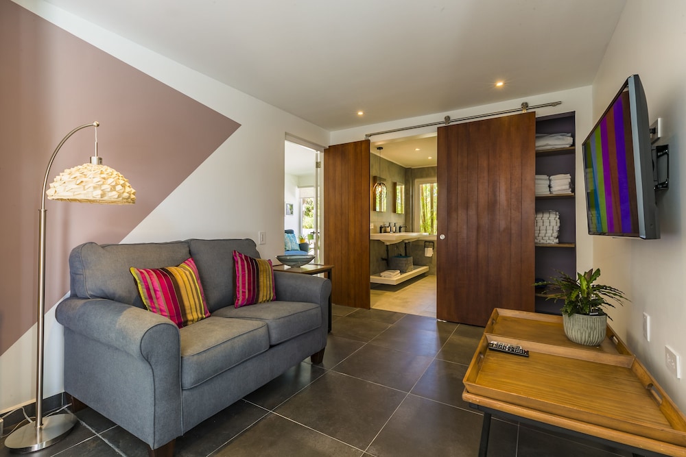 Boca Catalina Modern Villa 24/50
