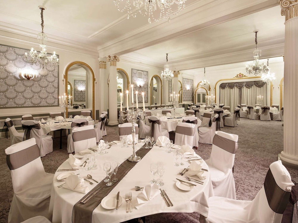 Mercure Brighton Seafront Hotel 31/47