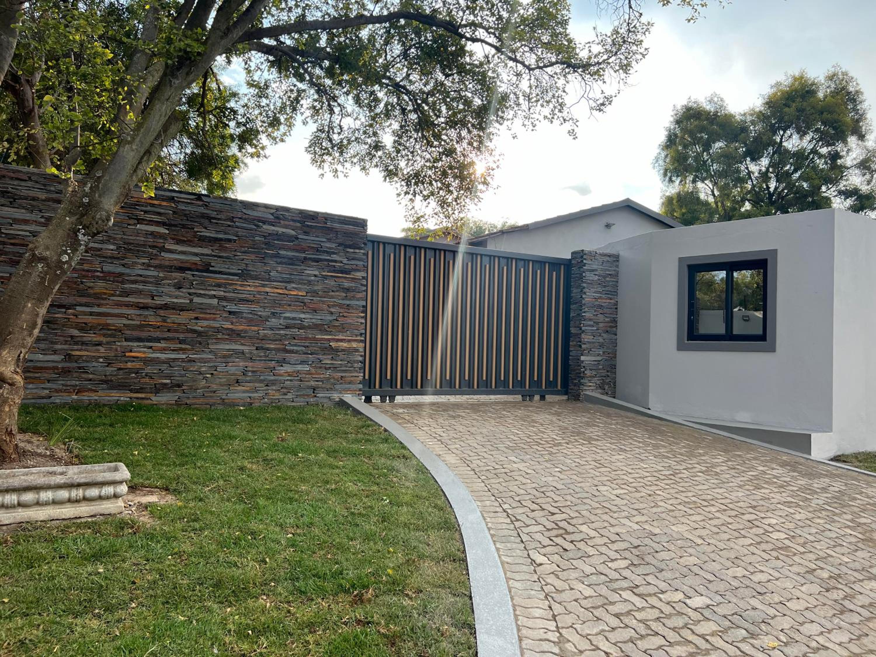 Rivonia Guest House 14/16