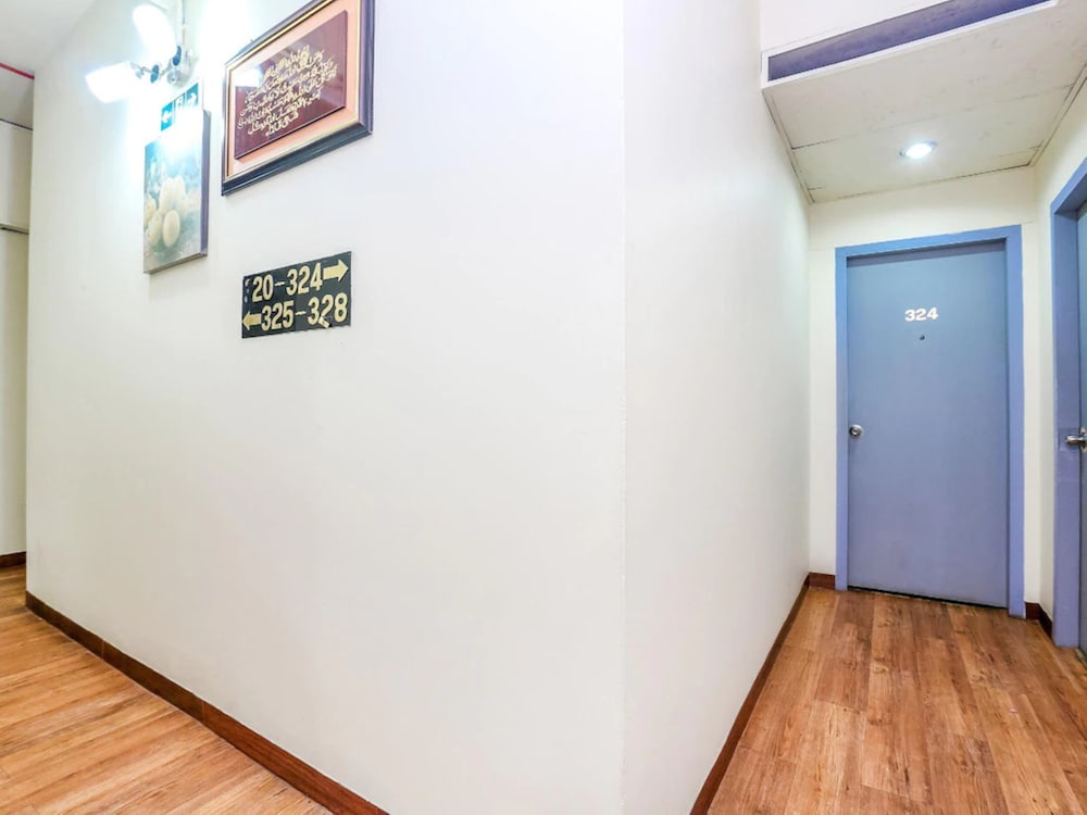 Madani Muslim Hotel 28/34