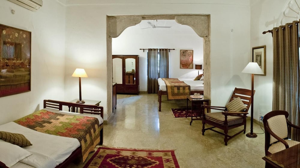 Neemrana's - Deo Bagh 33/48