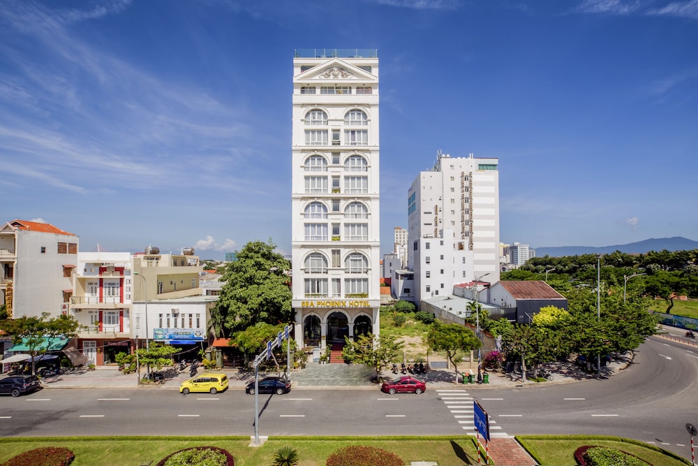SEA PHOENIX HOTEL 68/76