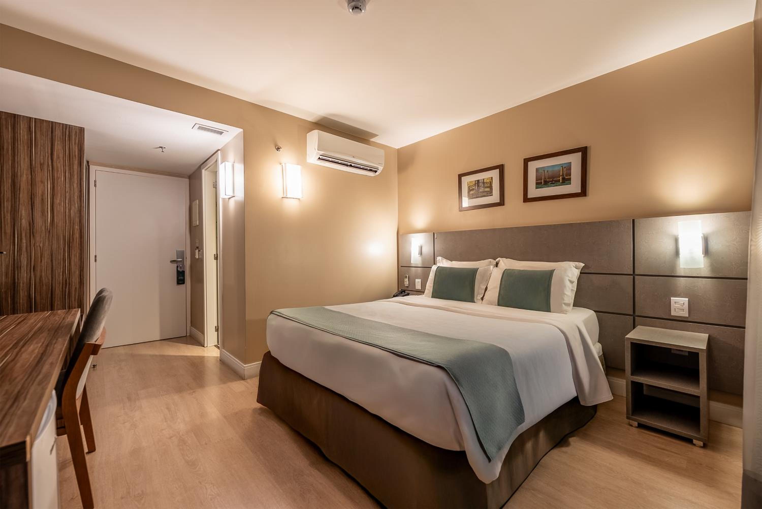 Super, Deluxe, Double Bed
