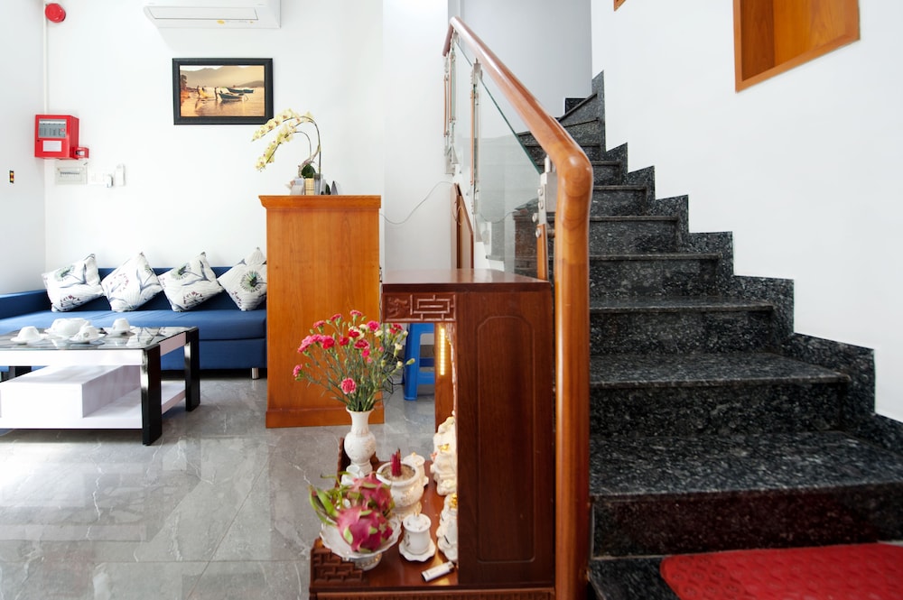 The White Guest House 5/35