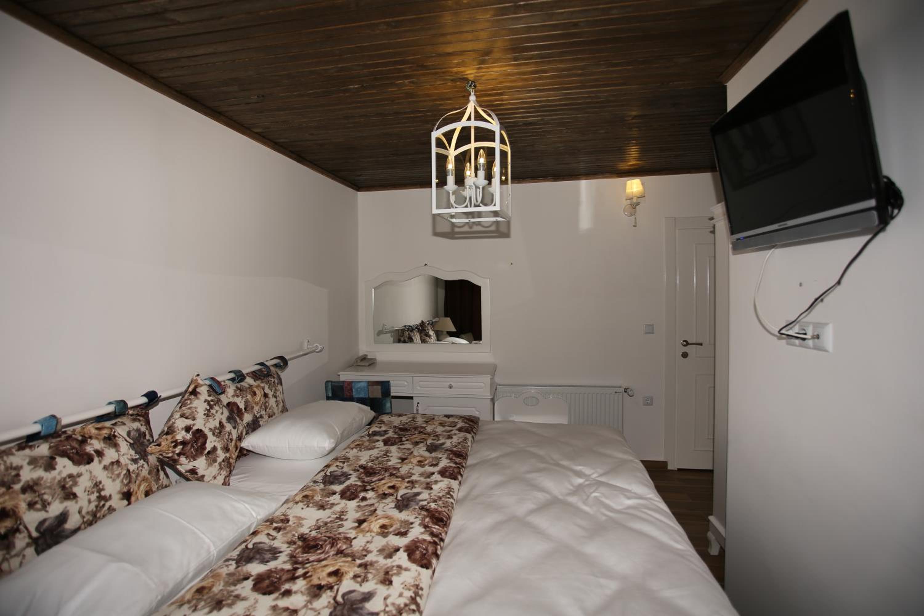 Sebile Hanim Sahil Otel 12/16