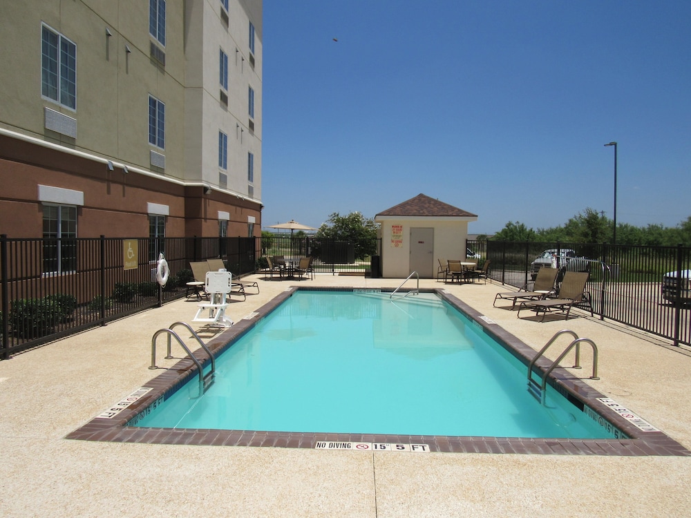 Candlewood Suites COTULLA 18/24