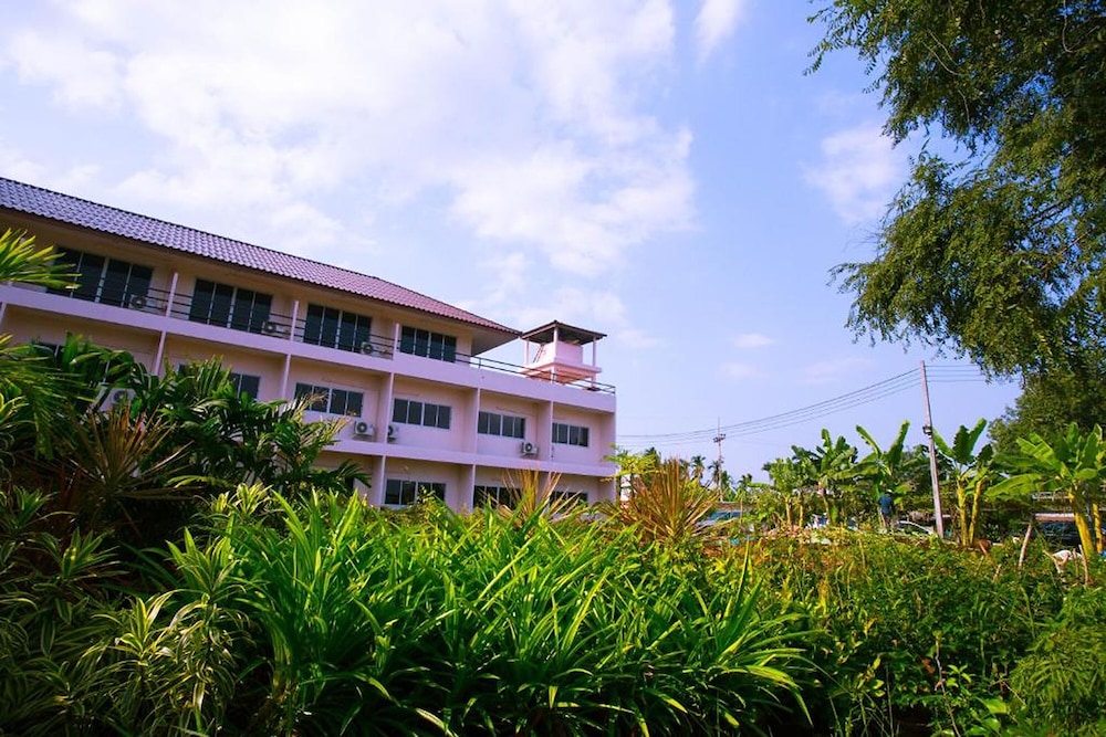 Be Fine Sabuy Hotel & Resort 11/46
