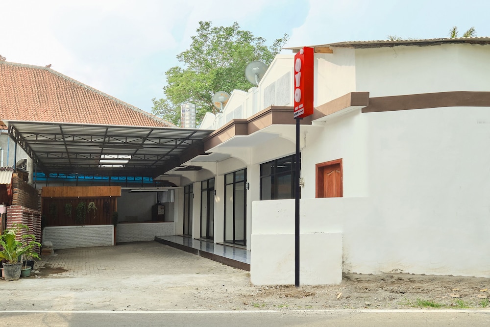OYO 2519 Mayang Garini 26/27