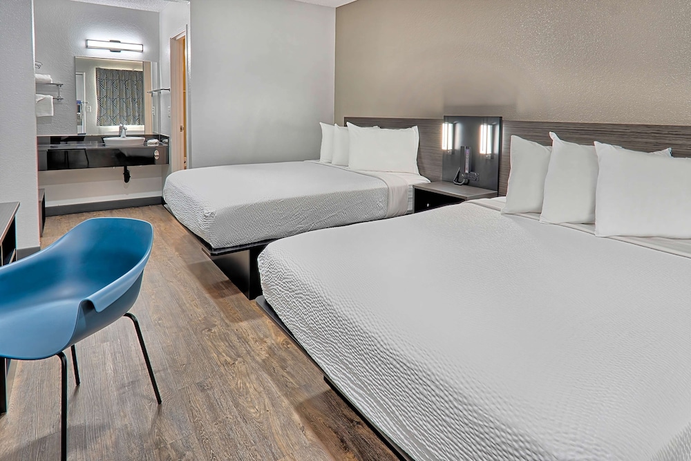 Motel6 Lancaster, CA 28/53