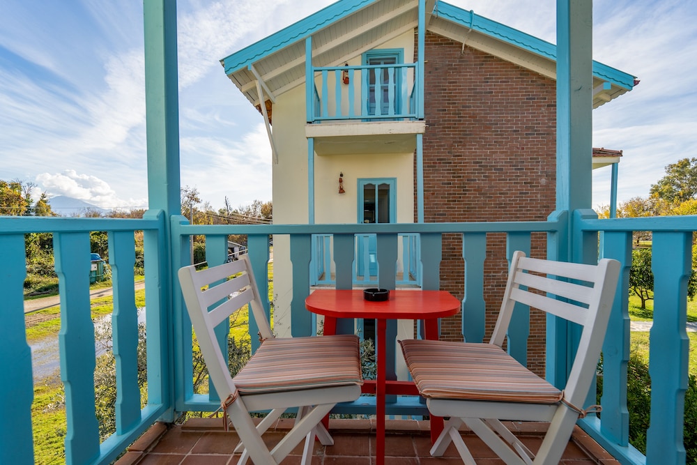 Yonca Lodge 37/50
