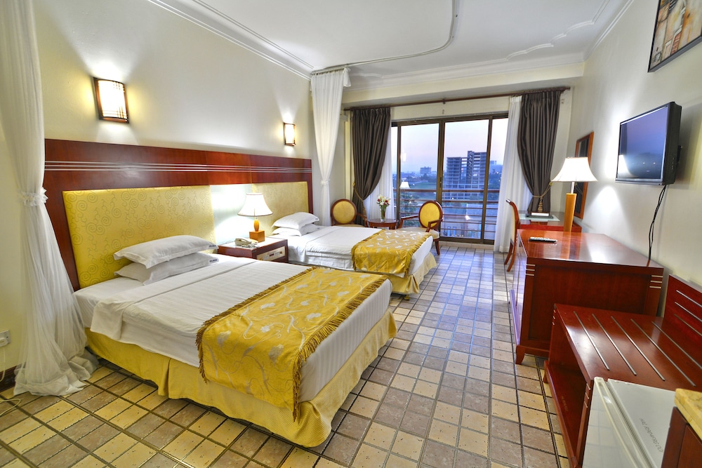 EXECUTIVE, SUITE