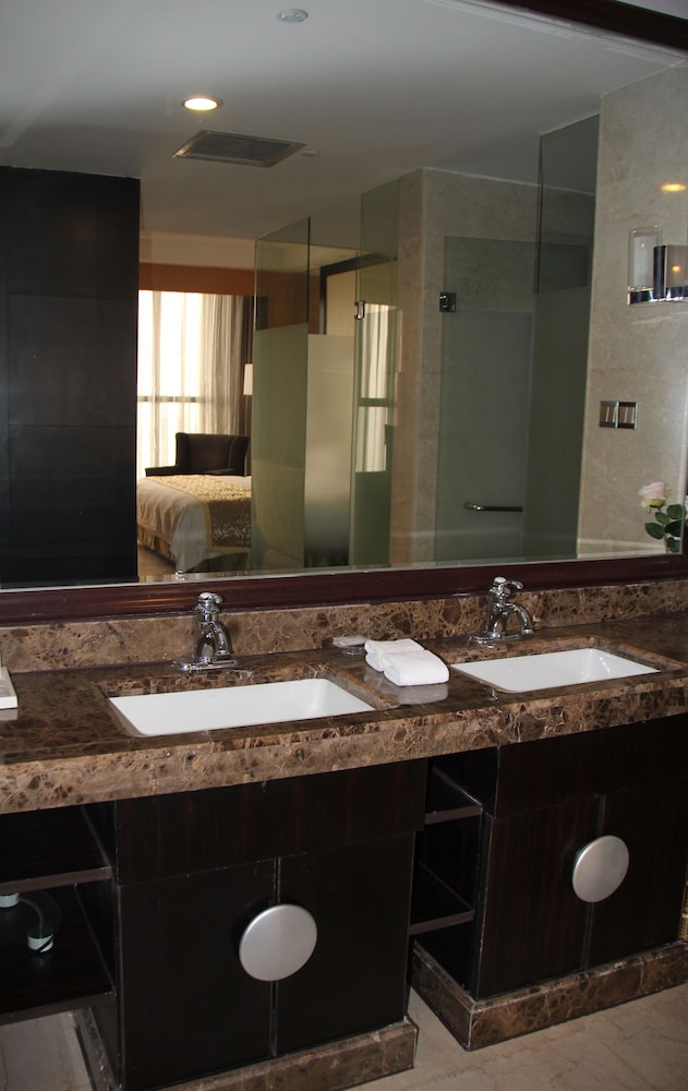 Ramada Plaza by Wyndham Weifang 9/29