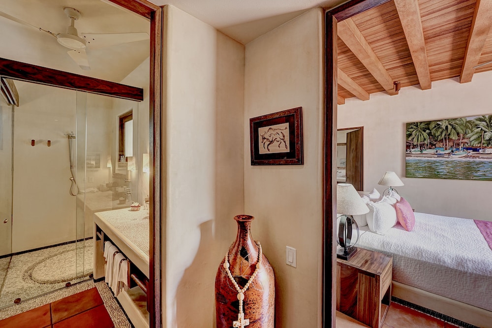 Las Palmas Luxury Villas 50/50