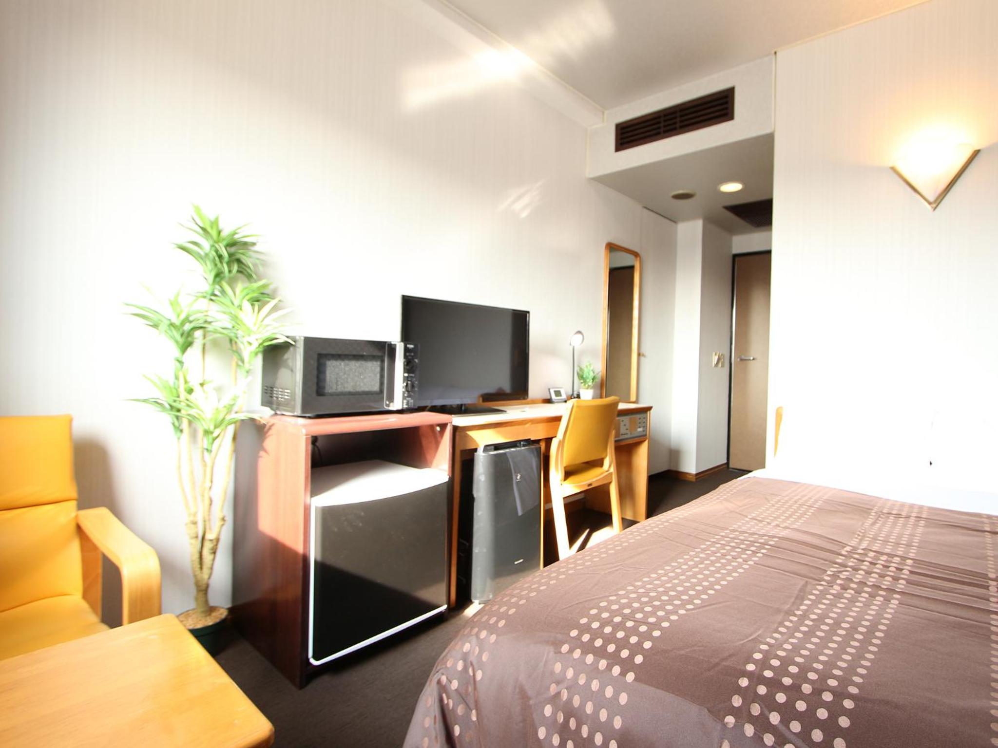 Semi Room, Semi Double Bed, Smoking