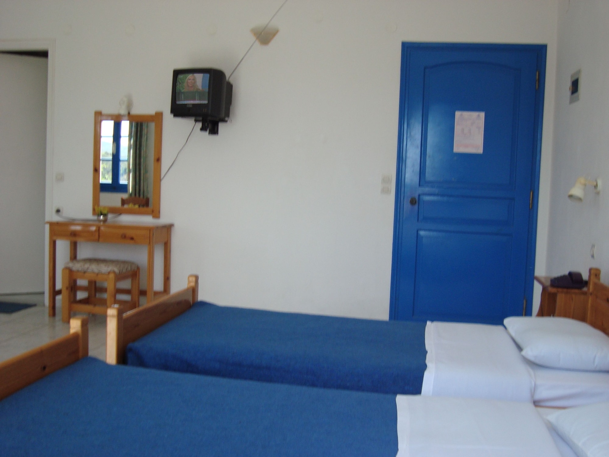 studio, courtyard area