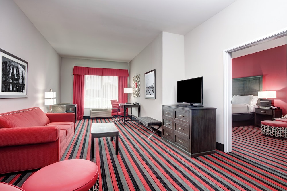 Holiday Inn Hotels And Suites Lafayette North 34/55