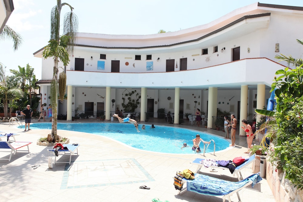 Hotel L’Ancora in RICADI