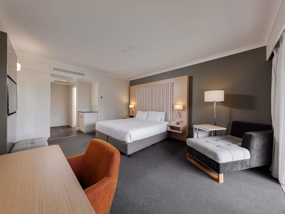 Mercure Gold Coast Resort 18/66