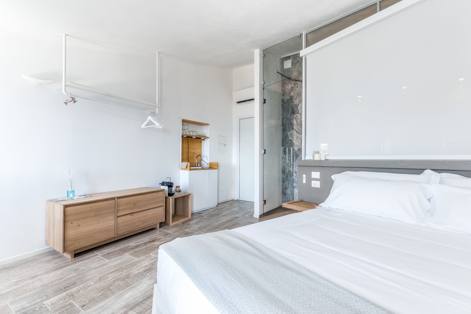 HONEYMOON, SUITE