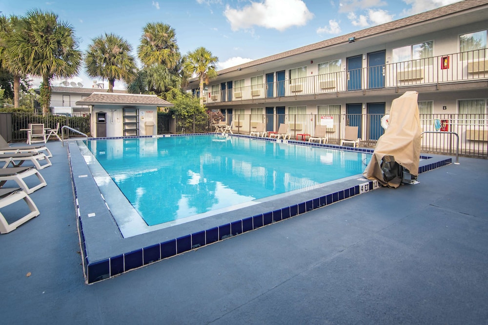 Motel6 Kissimmee, FL - Orlando 9/64